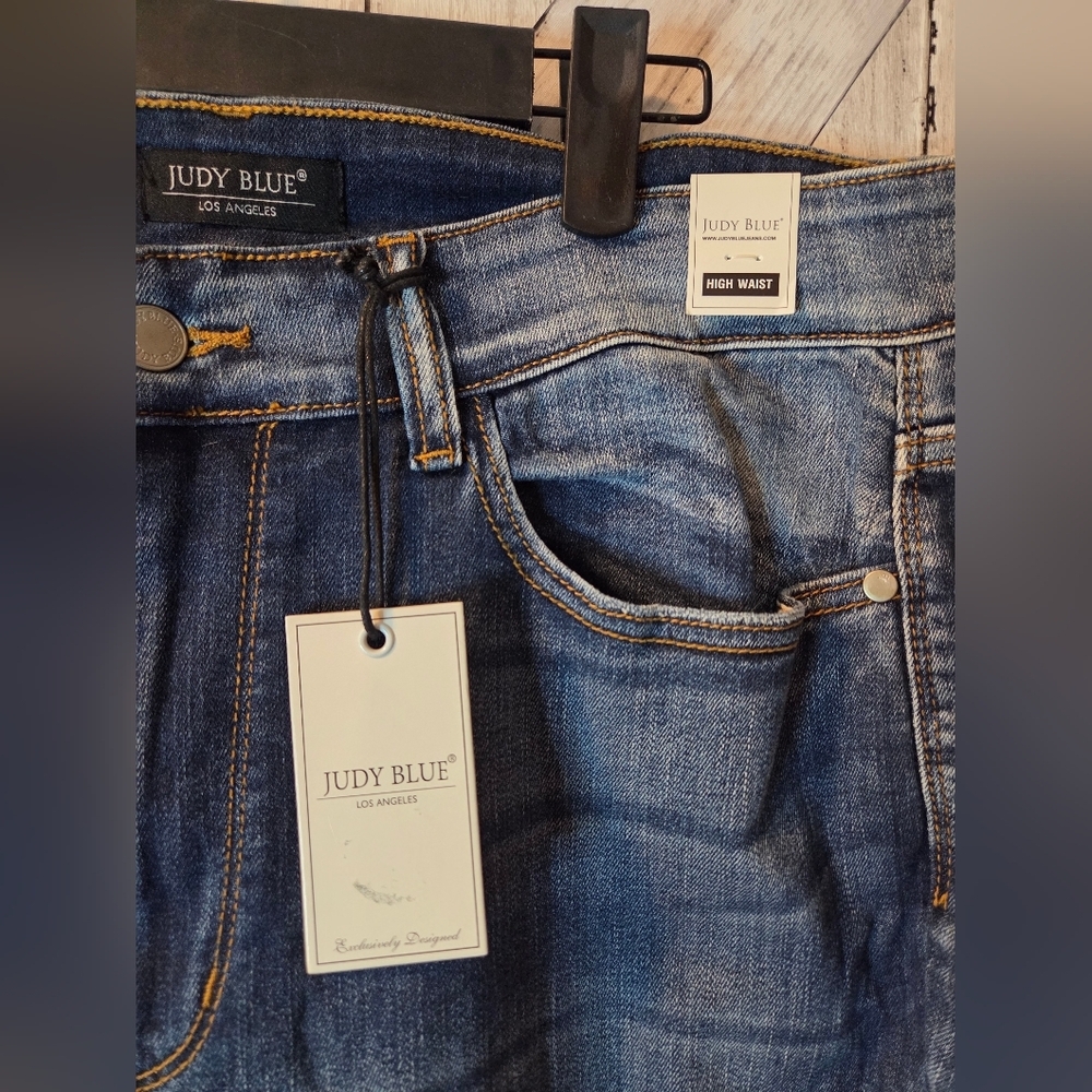 NWT Judy Blue Women's Blue Jeans - Picture 4 of 7